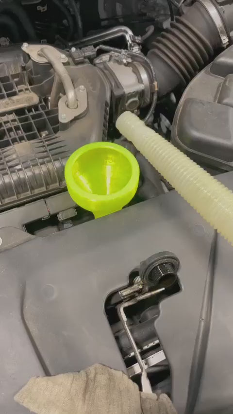 Fancy Speed Pour Oil Funnel (Honda / Acura) 