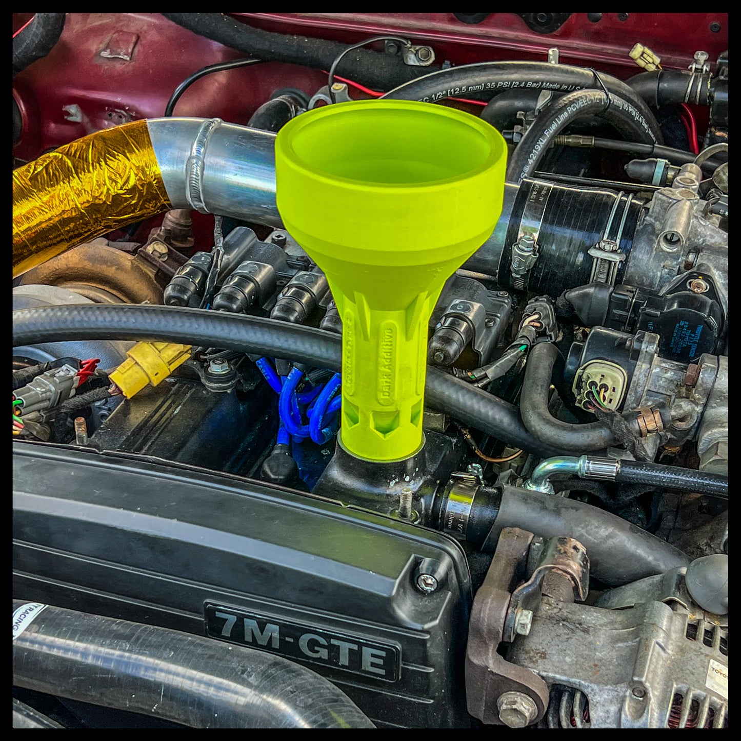 Fancy Speed Pour Oil Funnel (Toyota / Lexus)