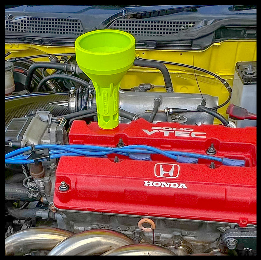 Fancy Speed Pour Oil Funnel (Honda / Acura) 