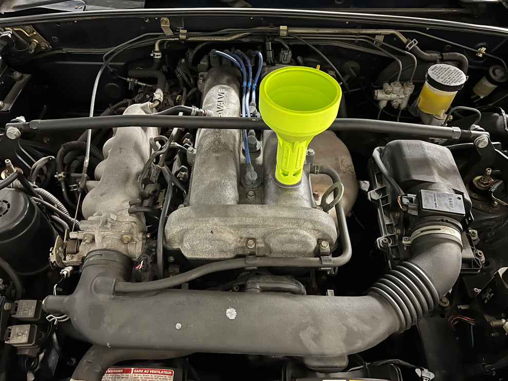 Fancy Speed Pour Oil Funnel (Mazda) 