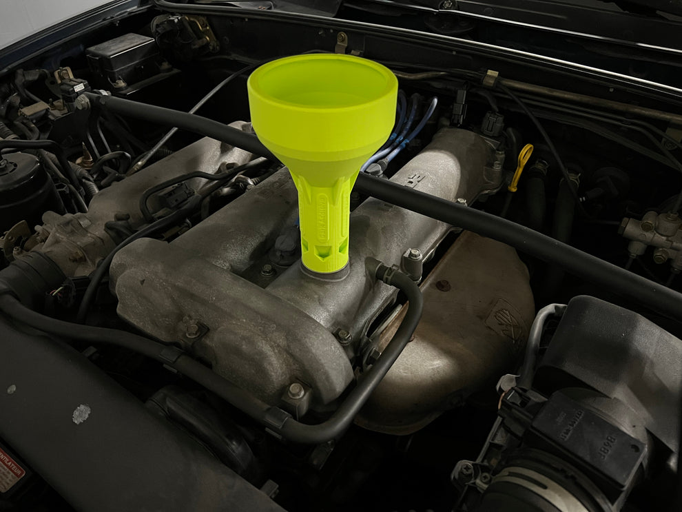 Fancy Speed Pour Oil Funnel (Mazda) 